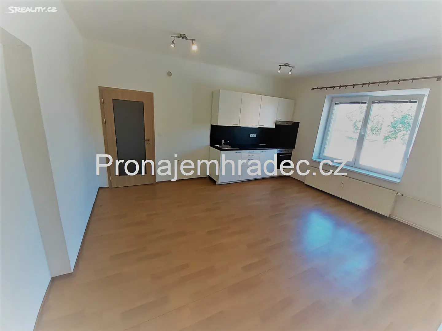 Pronájem bytu 1+kk 30 m², Nádražní, Hradec Králové - Pražské Předměstí