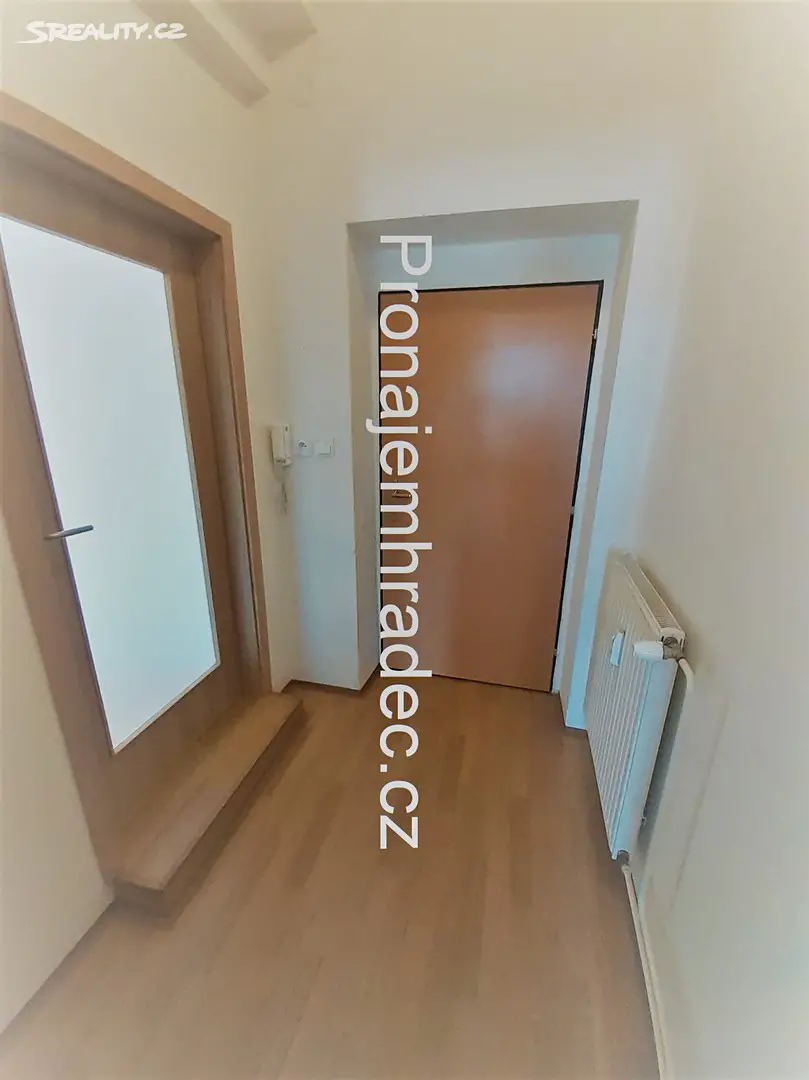 Pronájem bytu 1+kk 30 m², Nádražní, Hradec Králové - Pražské Předměstí