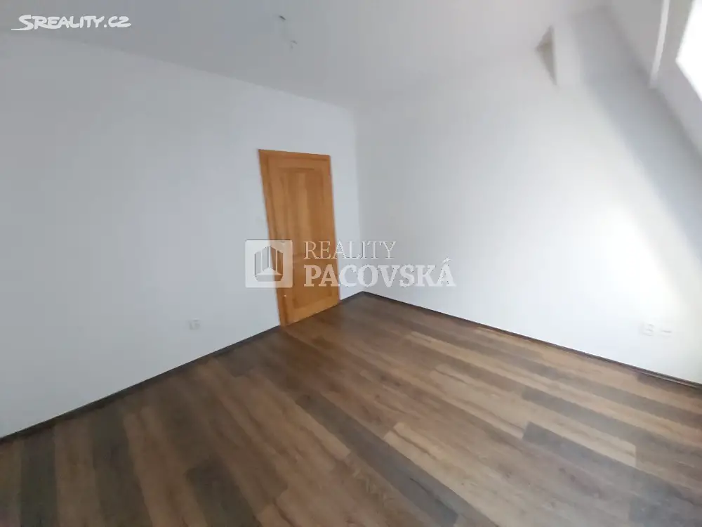 Pronájem bytu 4+1 155 m² (Podkrovní), Českobratrská, Teplice