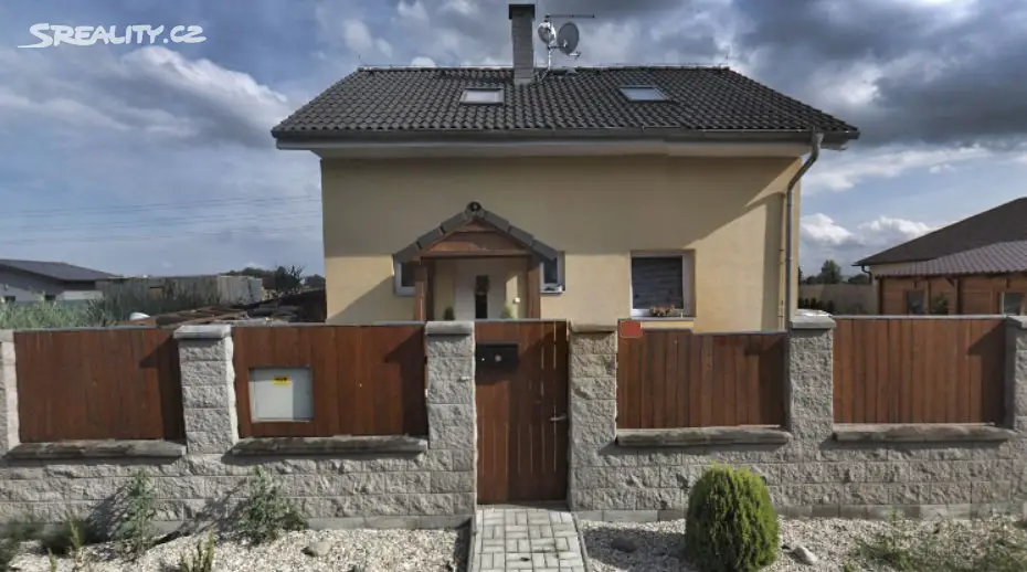 Prodej  rodinného domu 170 m², pozemek 1 040 m², Třebestovice, okres Nymburk