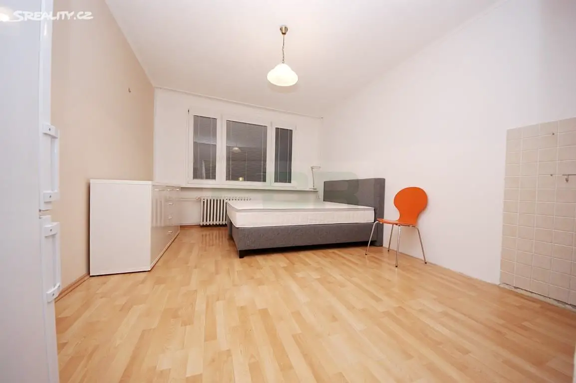Pronájem bytu 1+kk 24 m², Tuklatská, Praha 10 - Strašnice