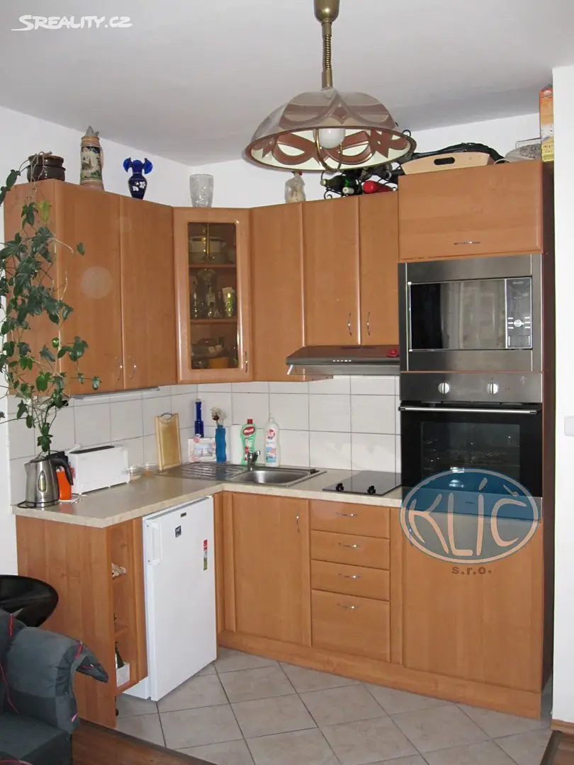 Pronájem bytu 1+kk 27 m², Buzulucká, Tábor