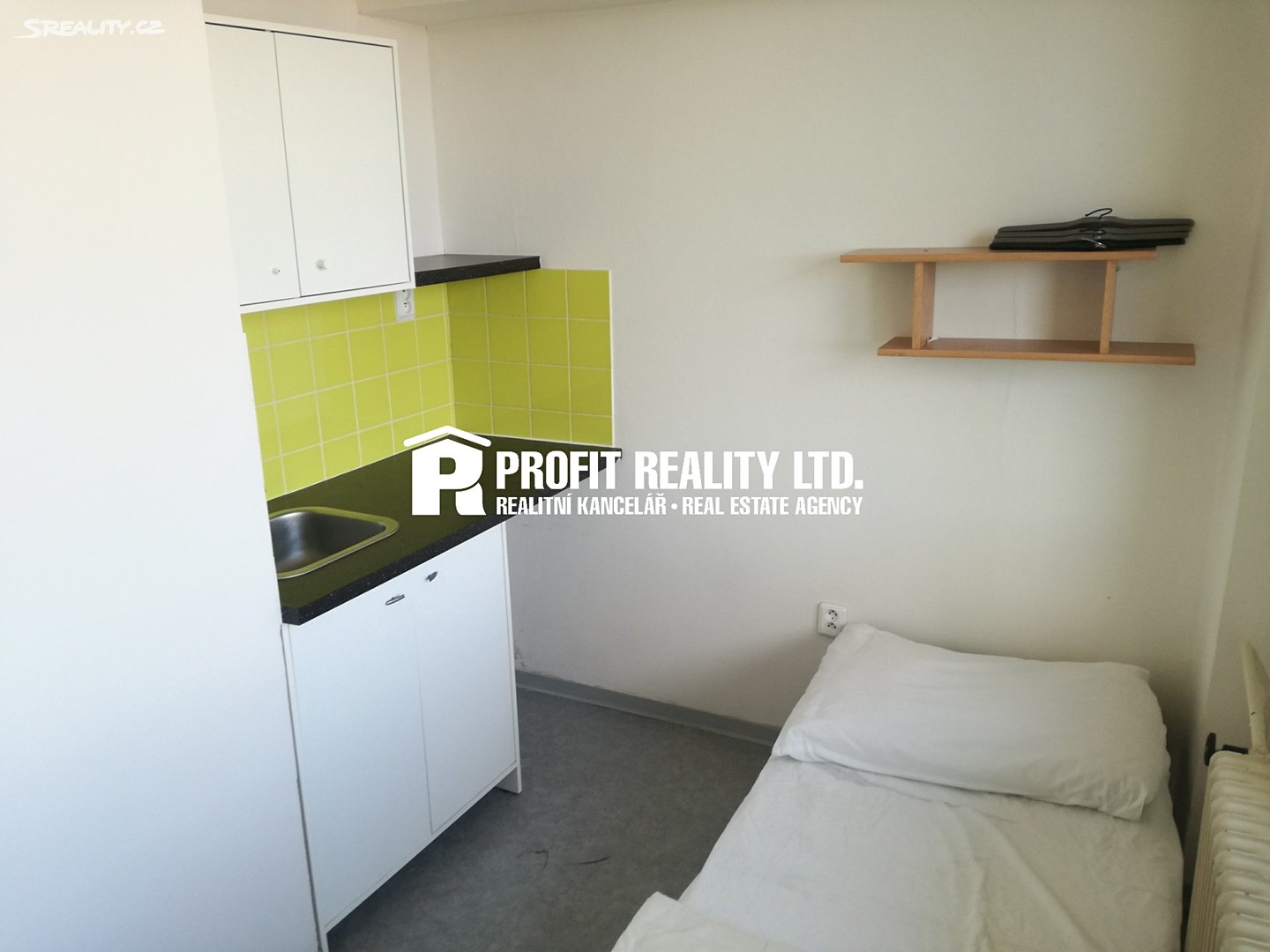 Pronájem bytu 1+kk 19 m², Vrážská, Praha 5 - Radotín