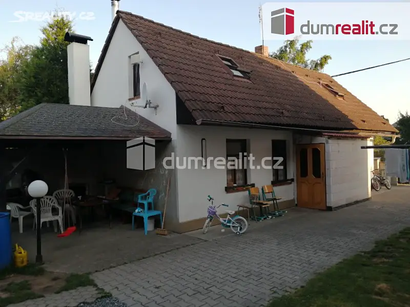 Prodej  rodinného domu 130 m², pozemek 814 m², Hlušice, okres Hradec Králové