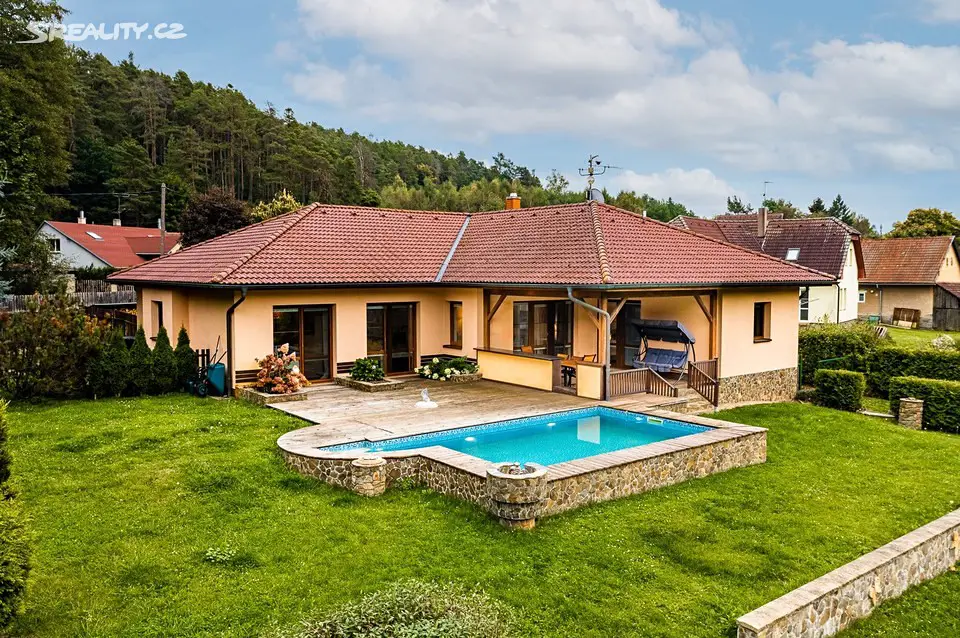 Prodej  rodinného domu 212 m², pozemek 2 754 m², Týnec nad Sázavou - Čakovice, okres Benešov