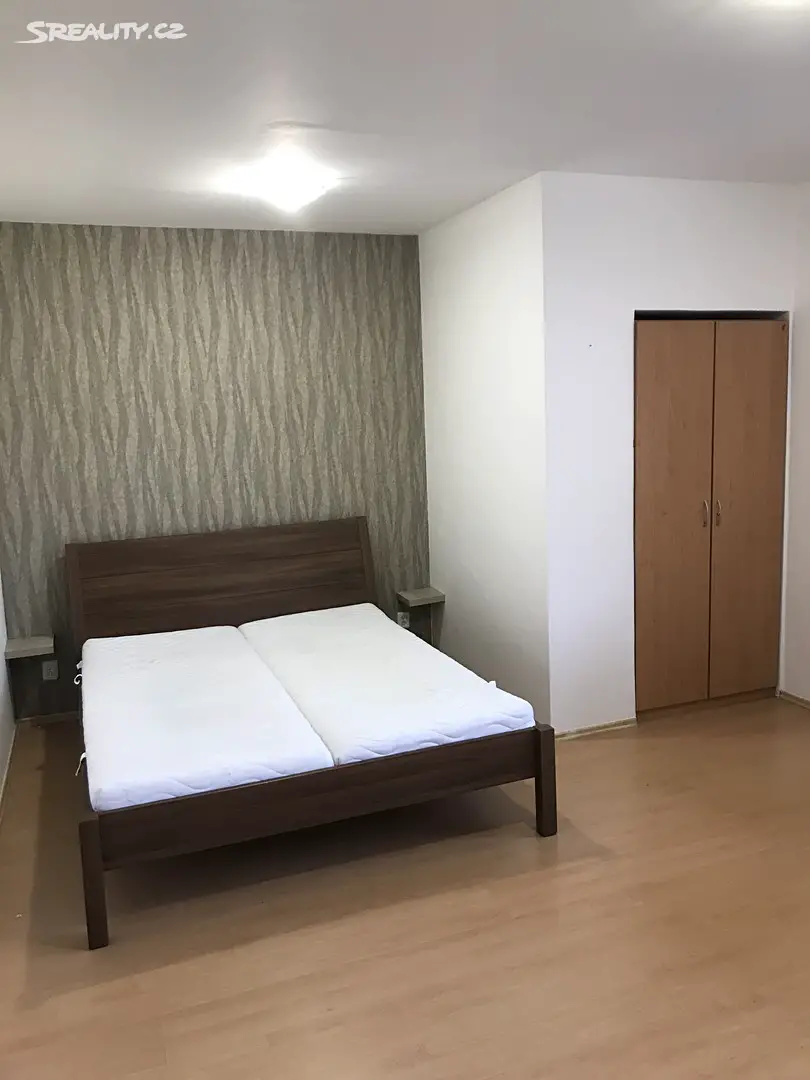 Pronájem bytu 1+kk 30 m², T. G. Masaryka, Karlovy Vary