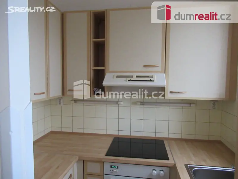 Pronájem bytu 2+kk 44 m², Ve struhách, Praha 6 - Bubeneč