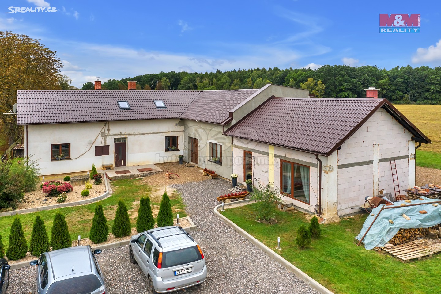 Prodej  rodinného domu 287 m², pozemek 6 912 m², Lužany, okres Jičín