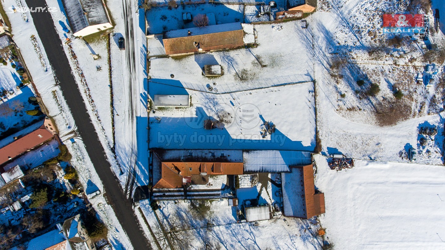 Prodej  stavebního pozemku 1 207 m², Hlavečník, okres Pardubice