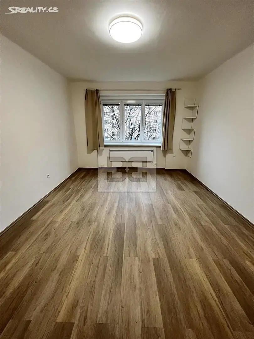 Pronájem bytu 1+1 34 m², Pod Strojírnami, Praha 9 - Vysočany