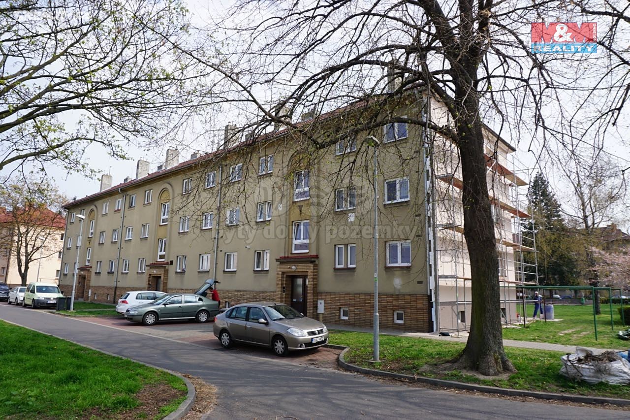 Pronájem bytu 2+1 60 m², Dašická, Pardubice
