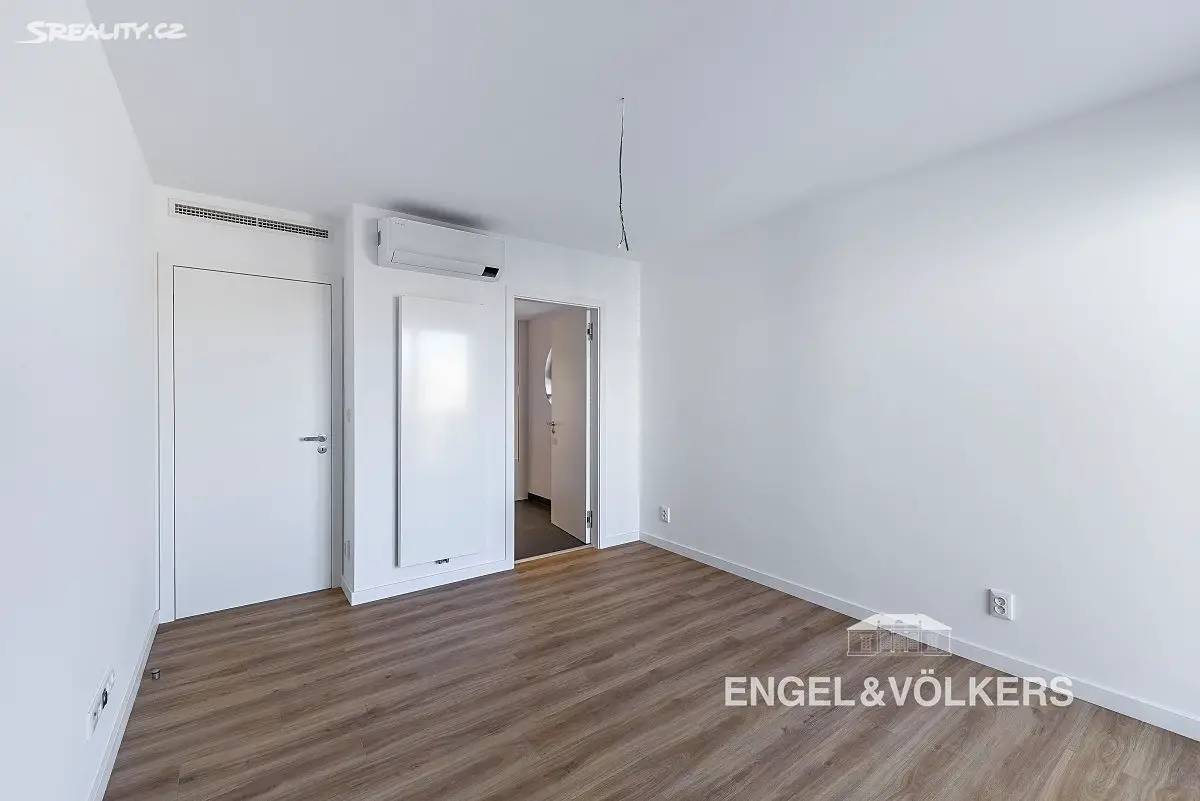 Prodej bytu 4+kk 104 m², Nad Šutkou, Praha 8 - Kobylisy