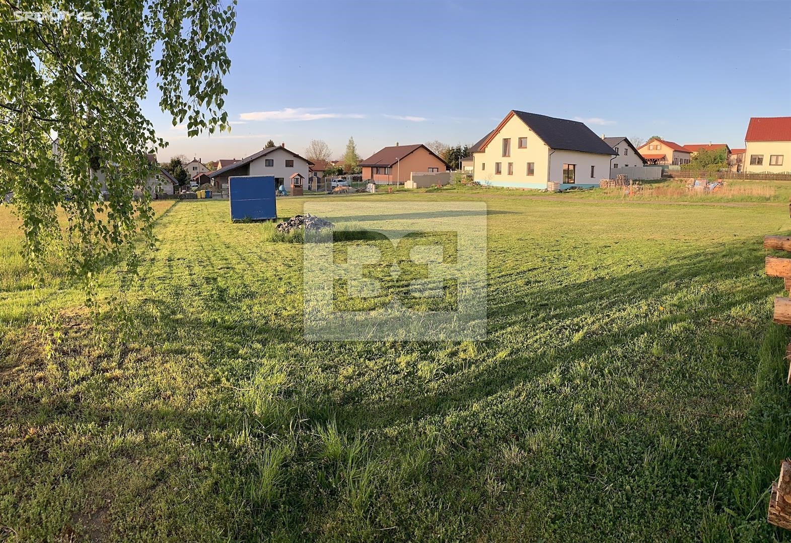 Prodej  stavebního pozemku 1 372 m², Zásmuky, okres Kolín