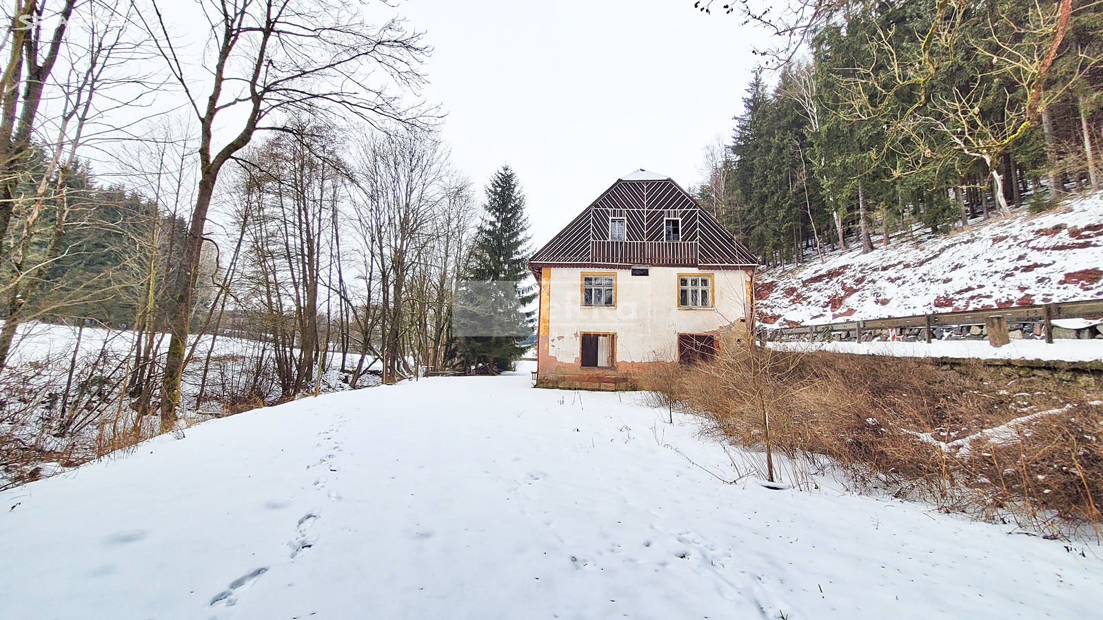Prodej  rodinného domu 395 m², pozemek 4 914 m², Čermná, okres Trutnov