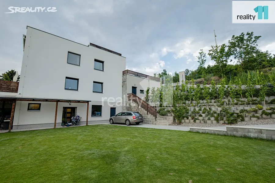 Prodej  rodinného domu 332 m², pozemek 1 100 m², Na Baních, Praha 5 - Zbraslav