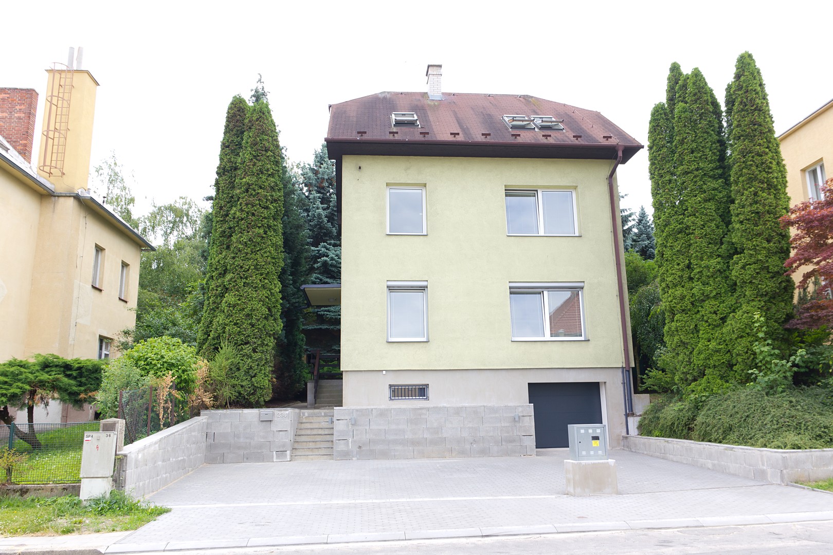 Prodej  rodinného domu 225 m², pozemek 565 m², B. Němcové, Zlín - Prštné
