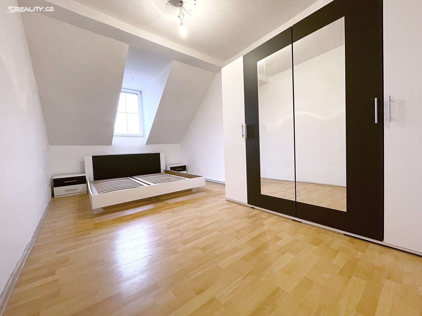 Pronájem bytu 5+1 150 m² (Mezonet), Nejdecká, Karlovy Vary - Rybáře