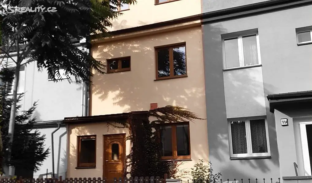 Pronájem  rodinného domu 150 m², pozemek 1 000 m², Podléšková, Praha 10 - Záběhlice