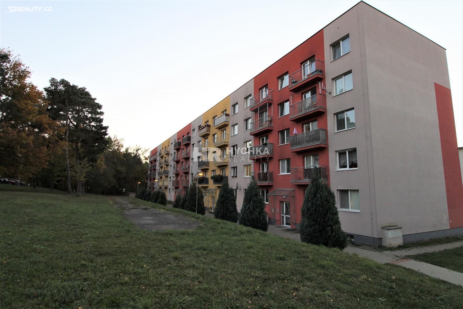 Pronájem bytu 2+1 53 m², Komenského, Milovice - Mladá
