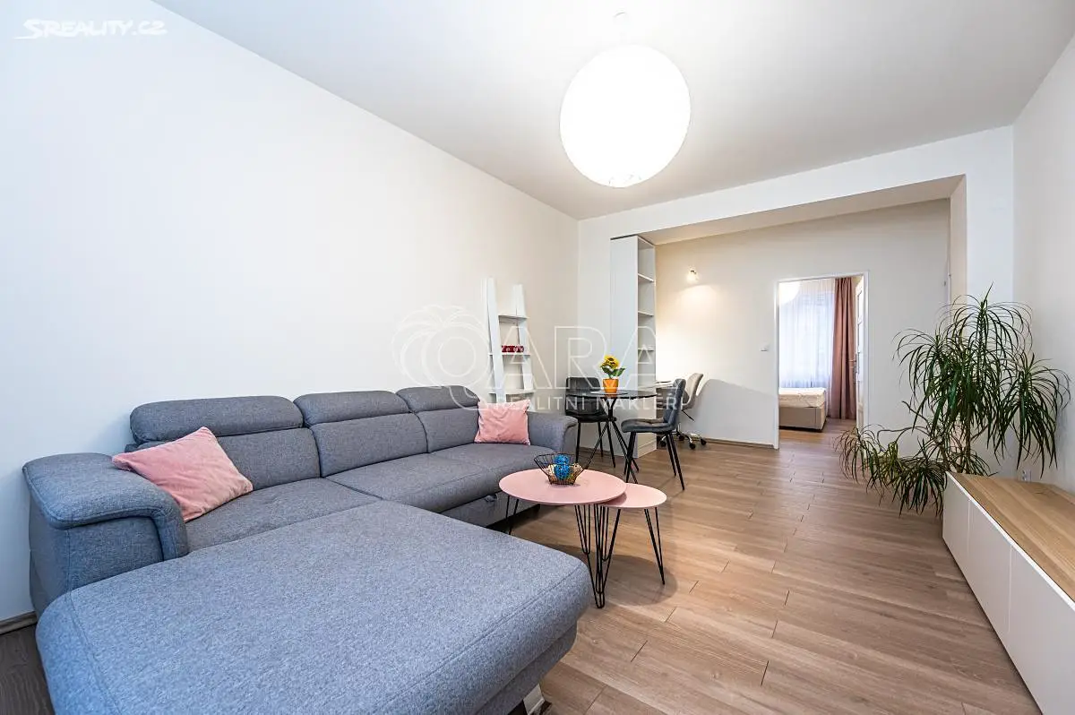 Pronájem bytu 2+1 55 m², Choceradská, Praha 4 - Záběhlice