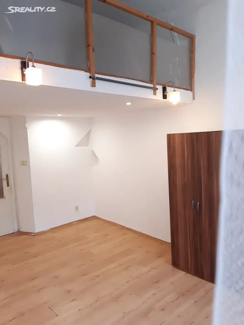 Pronájem bytu 2+kk 40 m², Ke Koulce, Praha 5 - Smíchov
