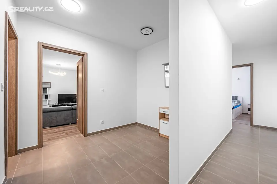 Pronájem bytu 3+kk 90 m², Zvěřinova, Praha 3 - Strašnice