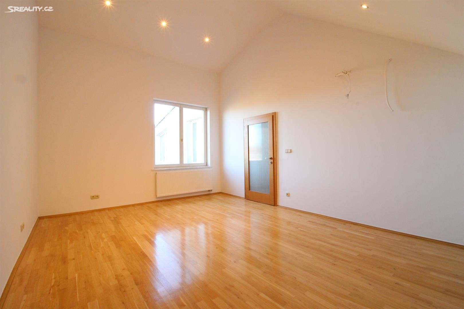 Pronájem bytu 5+1 350 m² (Mezonet), Jaselská, Brno - Veveří