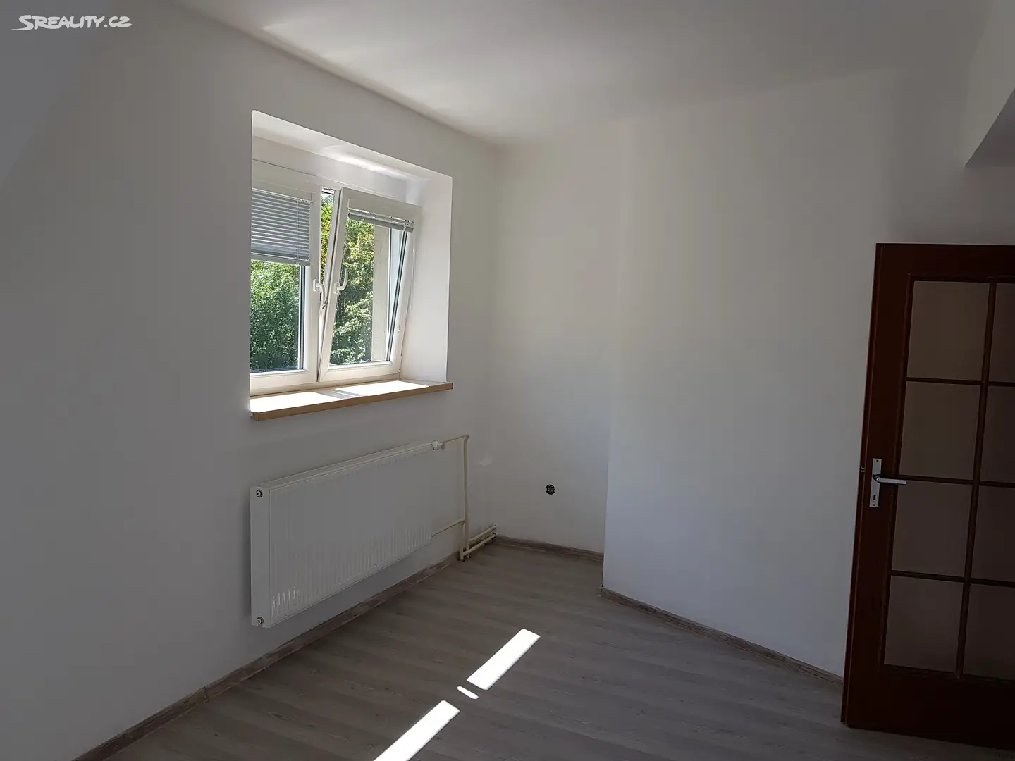 Pronájem bytu 5+1 162 m² (Podkrovní), Jezerská, Jirkov