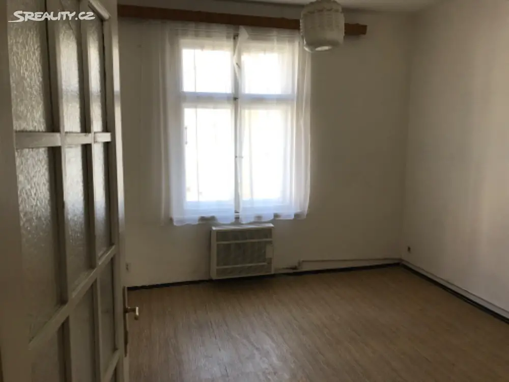 Pronájem bytu 2+kk 52 m², Řezáčovo náměstí, Praha - Holešovice