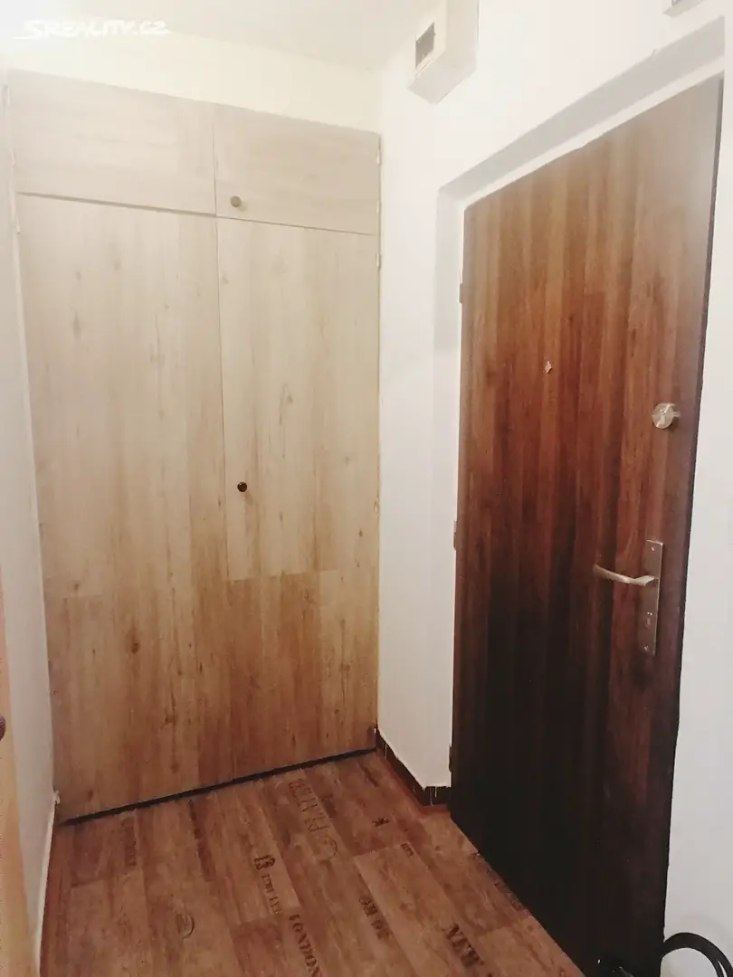 Pronájem bytu 1+kk 30 m², Vachkova, Hradec Králové - Nový Hradec Králové