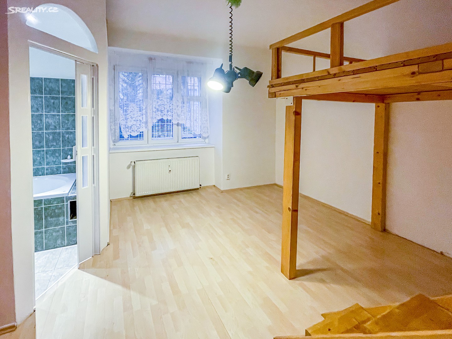 Pronájem bytu 1+kk 24 m², Biskupcova, Praha 3 - Žižkov
