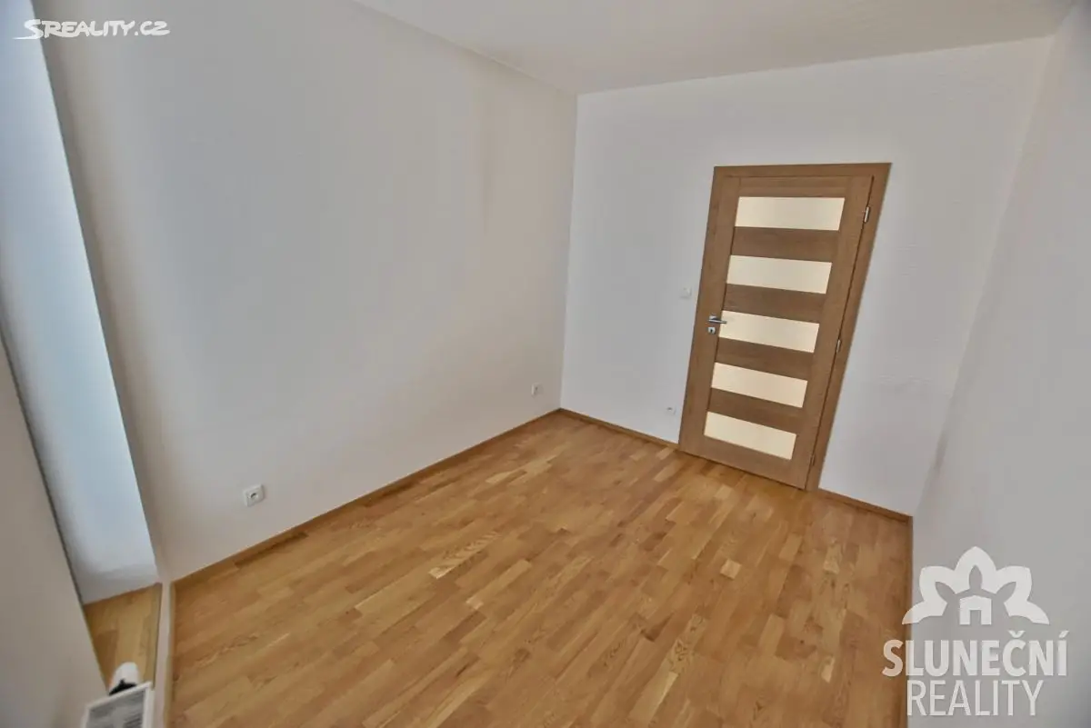 Pronájem bytu 3+kk 51 m², Moravní náměstí, Uherské Hradiště