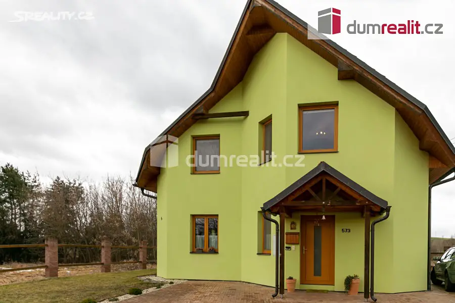 Prodej  rodinného domu 220 m², pozemek 2 125 m², Bílovice, okres Uherské Hradiště