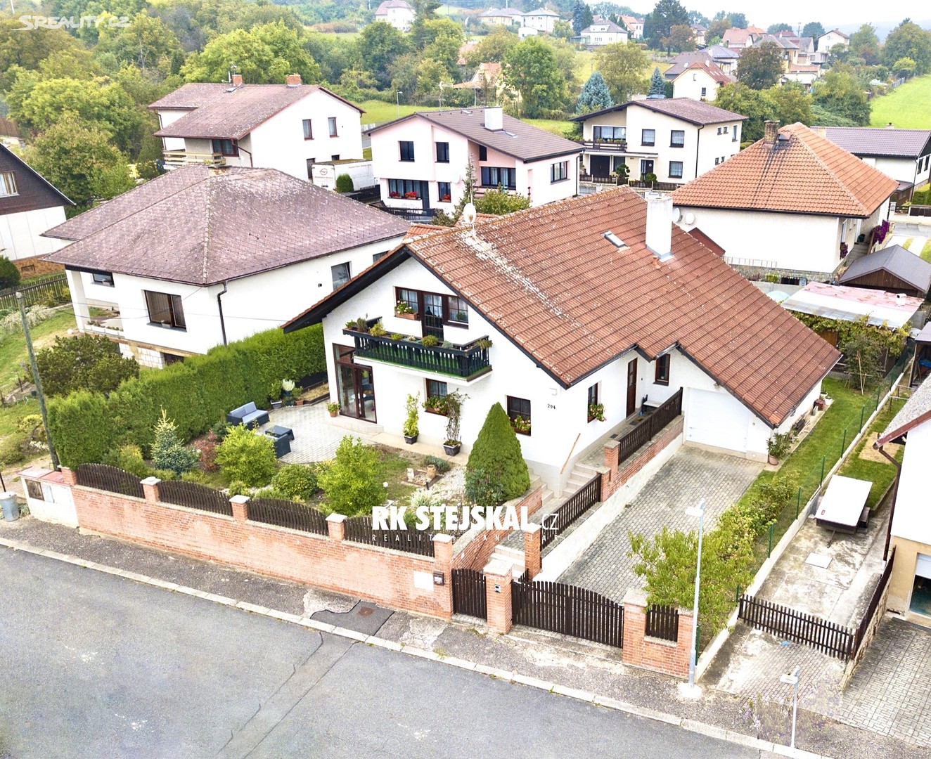 Prodej  rodinného domu 290 m², pozemek 595 m², Cerhovice, okres Beroun