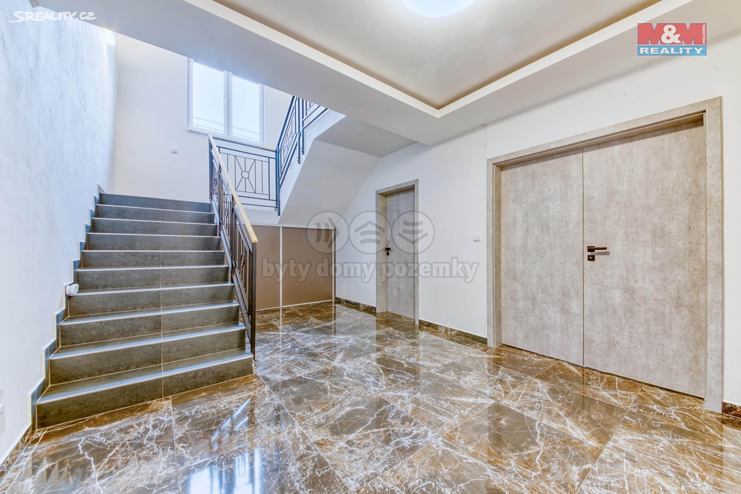 Prodej  rodinného domu 338 m², pozemek 818 m², Praha 10 - Dolní Měcholupy