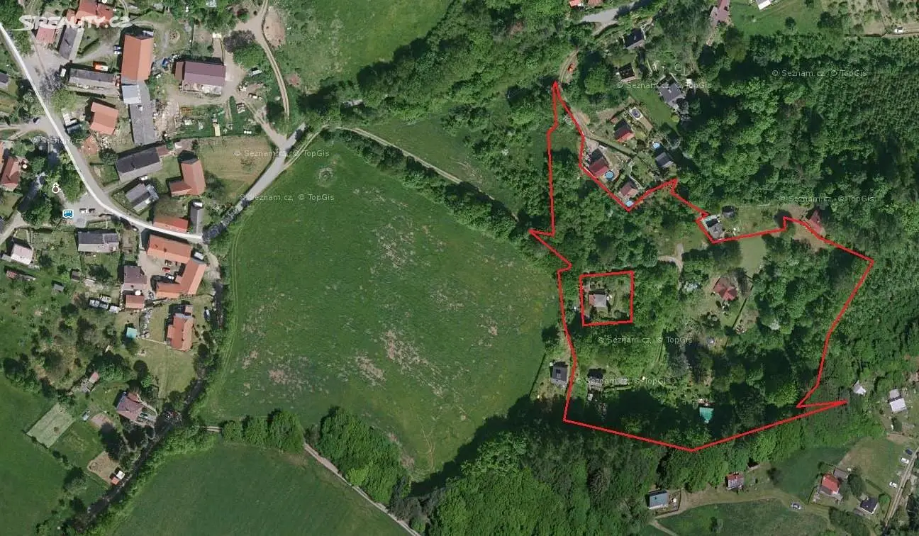 Prodej  pozemku 16 276 m², Chocerady, okres Benešov
