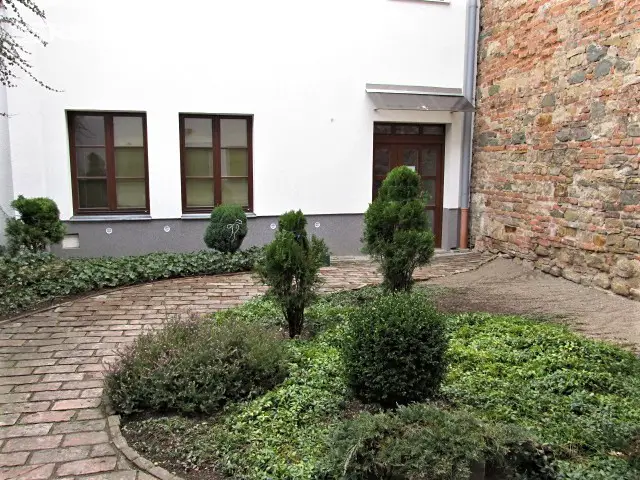 Pronájem bytu 1+kk 35 m², Dlouhá, Hradec Králové