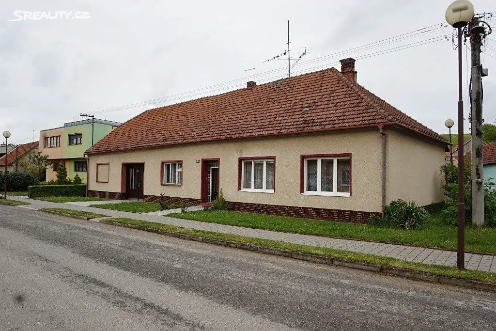 Prodej  rodinného domu 260 m², pozemek 613 m², Rašovice, okres Vyškov