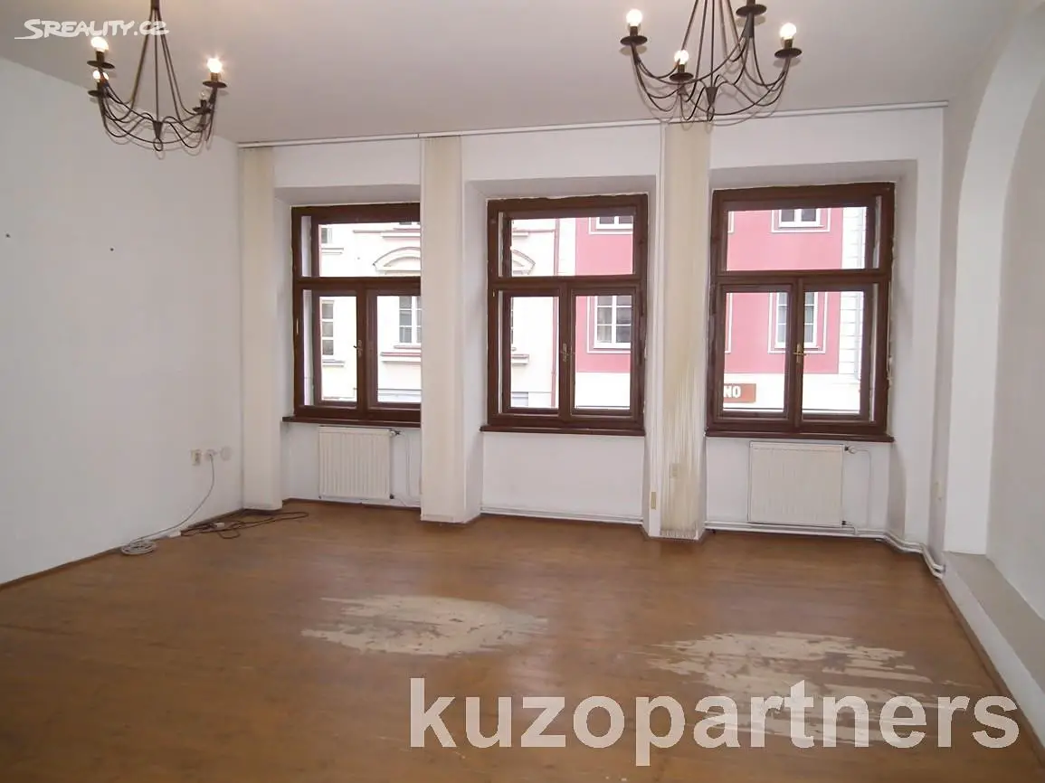 Pronájem bytu 1+1 55 m², Velké náměstí, Hradec Králové