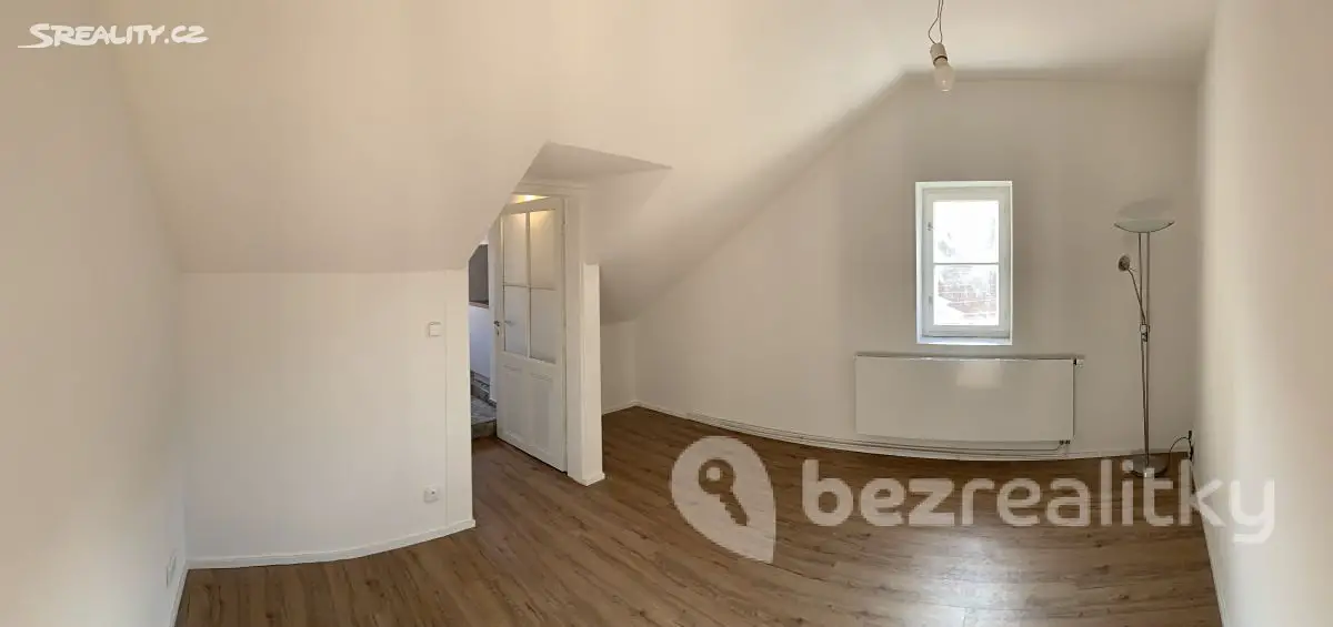 Pronájem bytu 2+kk 47 m² (Podkrovní), Praha 1 - Staré Město