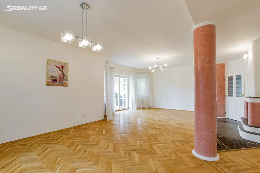 Pronájem  vily 470 m², pozemek 1 400 m², Průhonice, okres Praha-západ