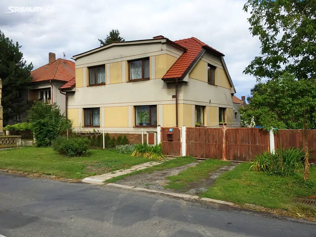 Prodej  rodinného domu 237 m², pozemek 3 647 m², Kněžice, okres Nymburk