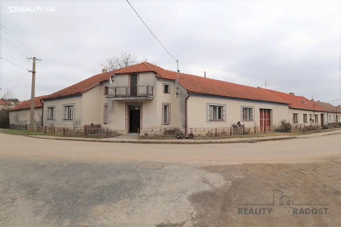 Prodej  rodinného domu 224 m², pozemek 1 081 m², Trstěnice, okres Znojmo