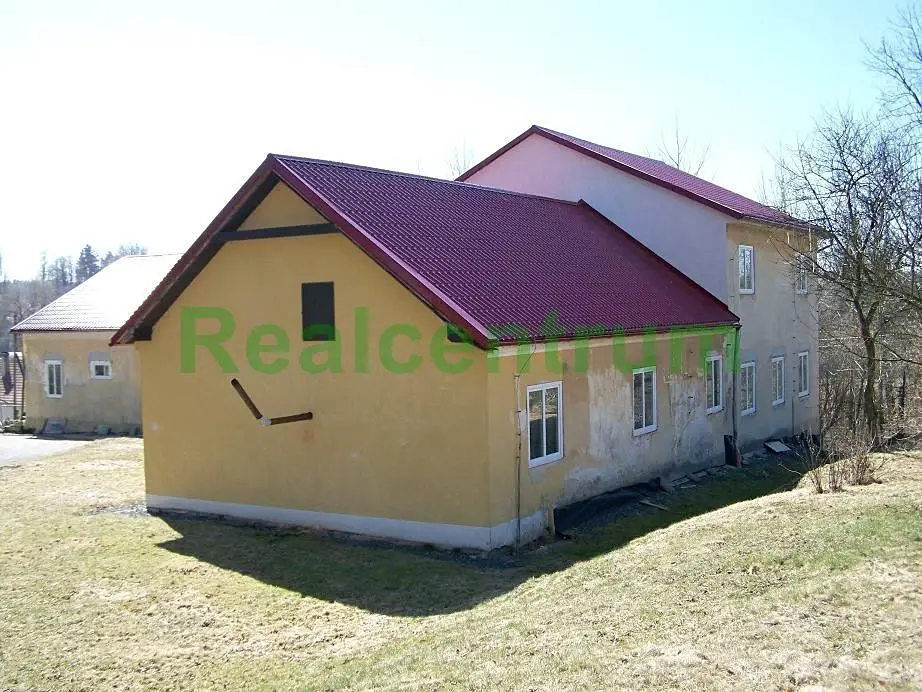 Prodej  vícegeneračního domu 755 m², pozemek 4 206 m², Dolní Rožínka, okres Žďár nad Sázavou