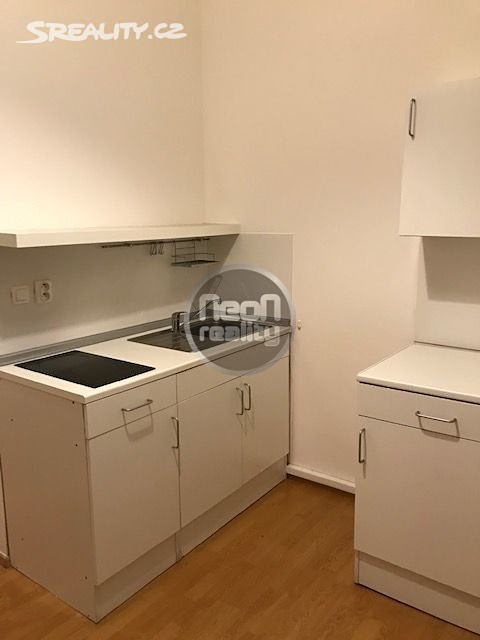 Pronájem bytu 1+1 28 m², Korunní, Ostrava - Mariánské Hory