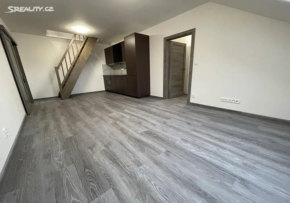 Pronájem bytu 2+1 631 m² (Mezonet), Grégrova, Kralupy nad Vltavou