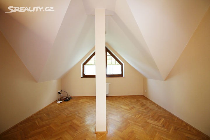 Pronájem  rodinného domu 195 m², pozemek 150 m², Nad hradním vodojemem, Praha 6 - Střešovice