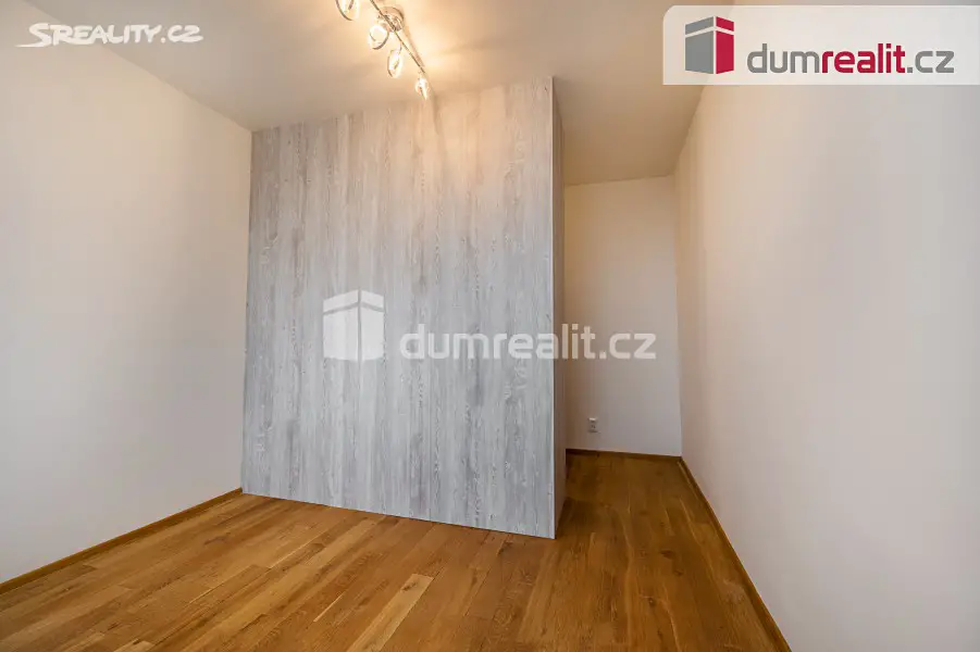 Pronájem bytu 3+kk 105 m², J. Opletala, Břeclav