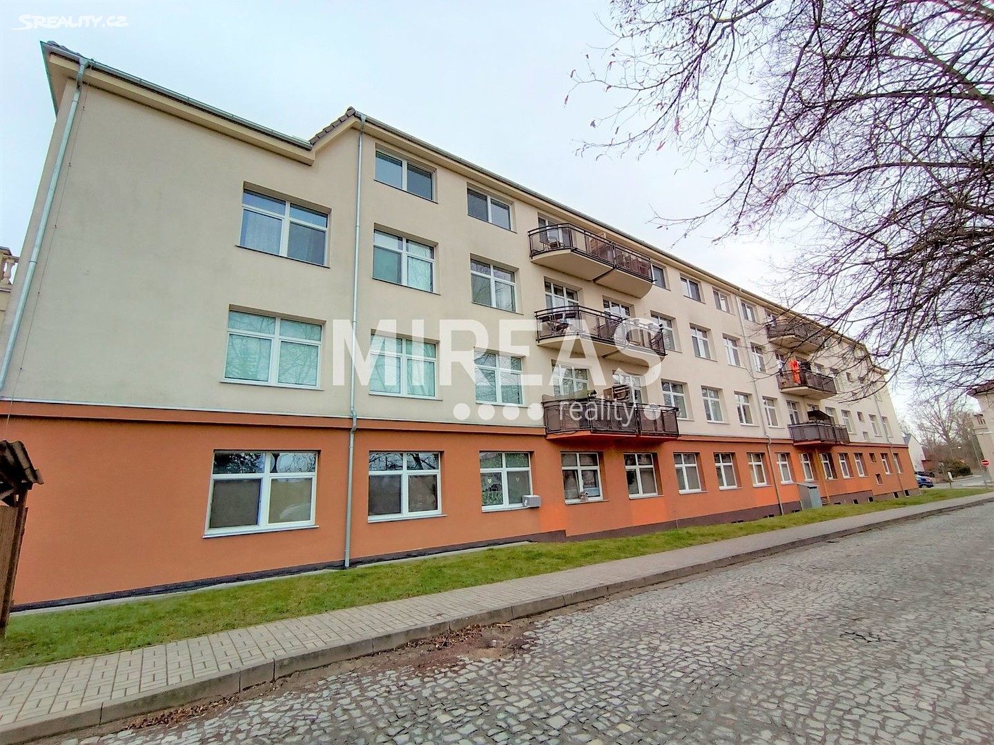 Prodej bytu 3+kk 68 m², Slepá, Milovice - Mladá
