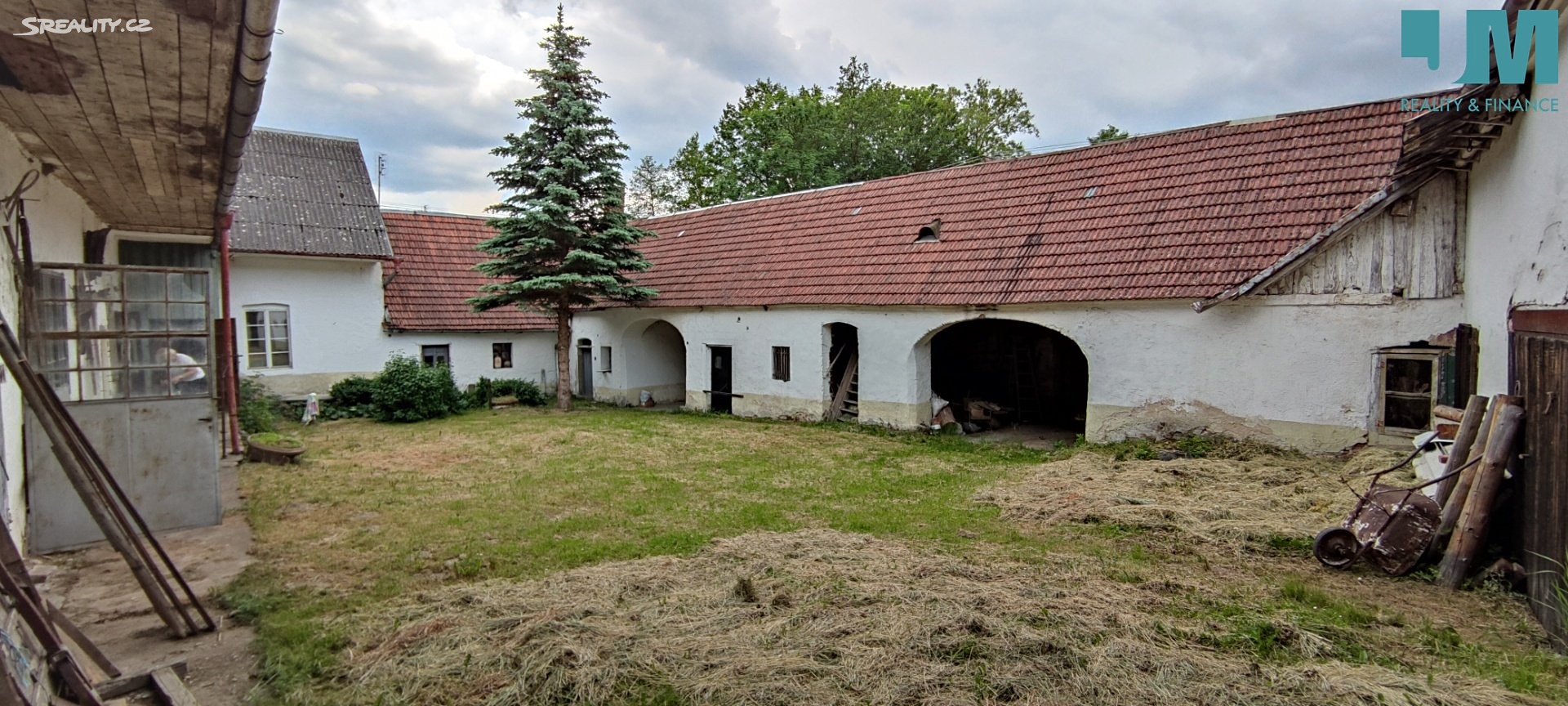 Prodej  zemědělské usedlosti 700 m², pozemek 1 800 m², Červený Hrádek, okres Jindřichův Hradec